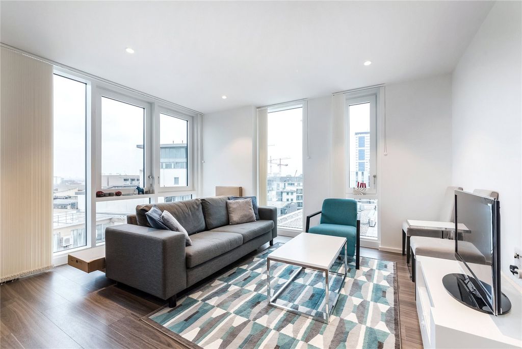 Property photo 1 of 9 Reception