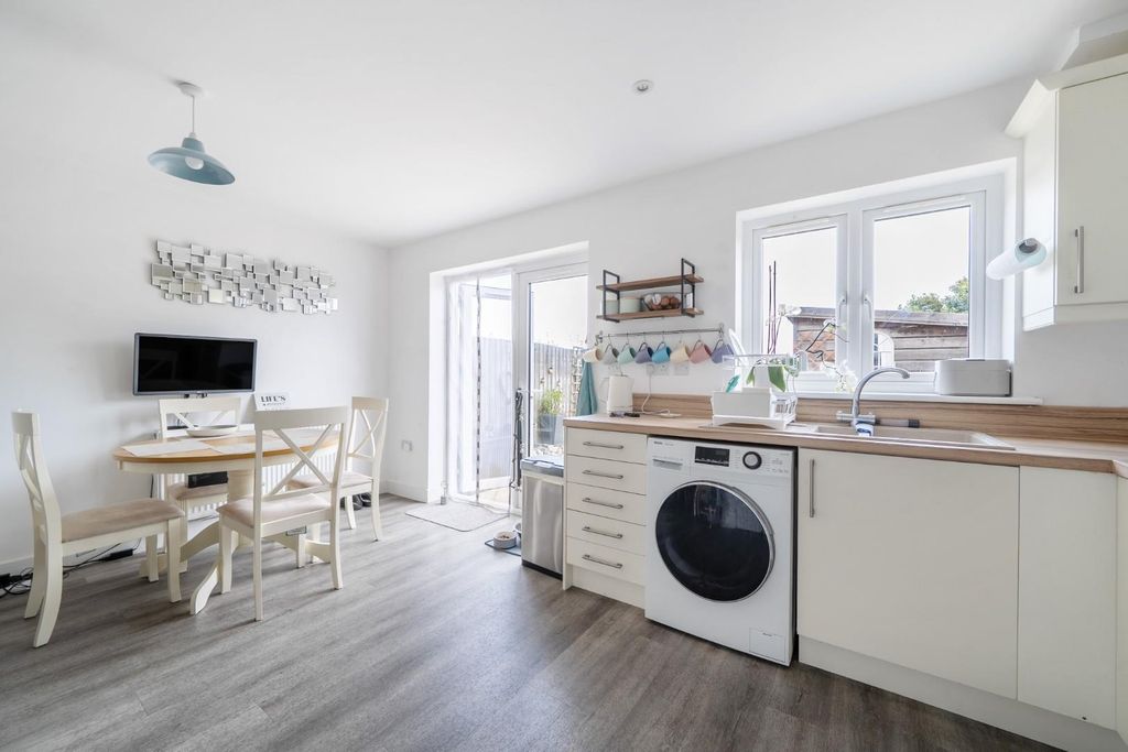 Property photo 2 of 18 1331169-12-6887Ad60c75c0.Jpg