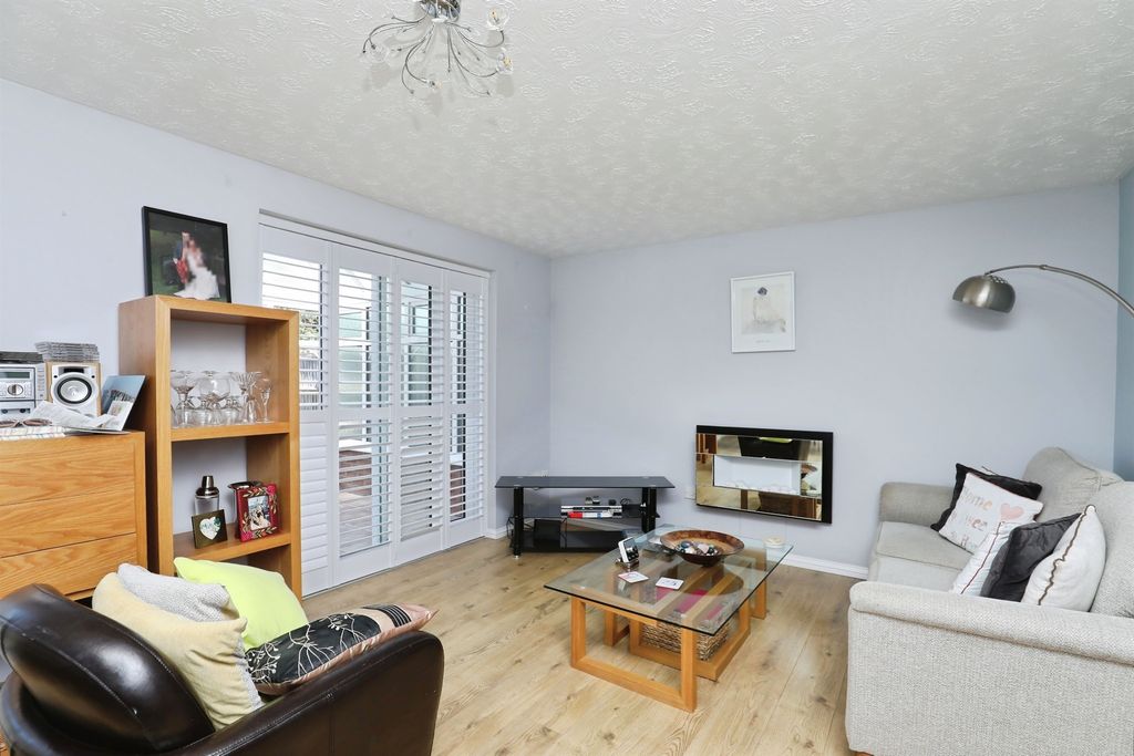 Property photo 3 of 17