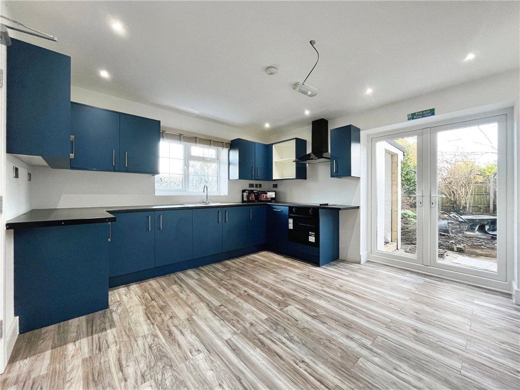 Property photo 1 of 4 Kitchen