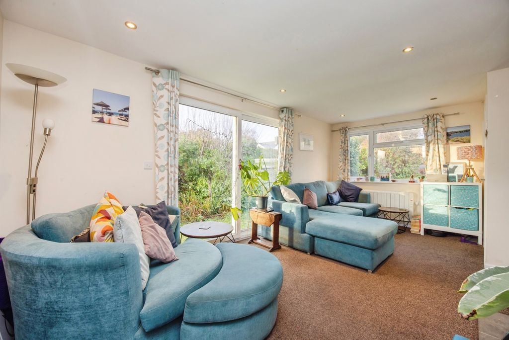 Property photo 2 of 20 Photo