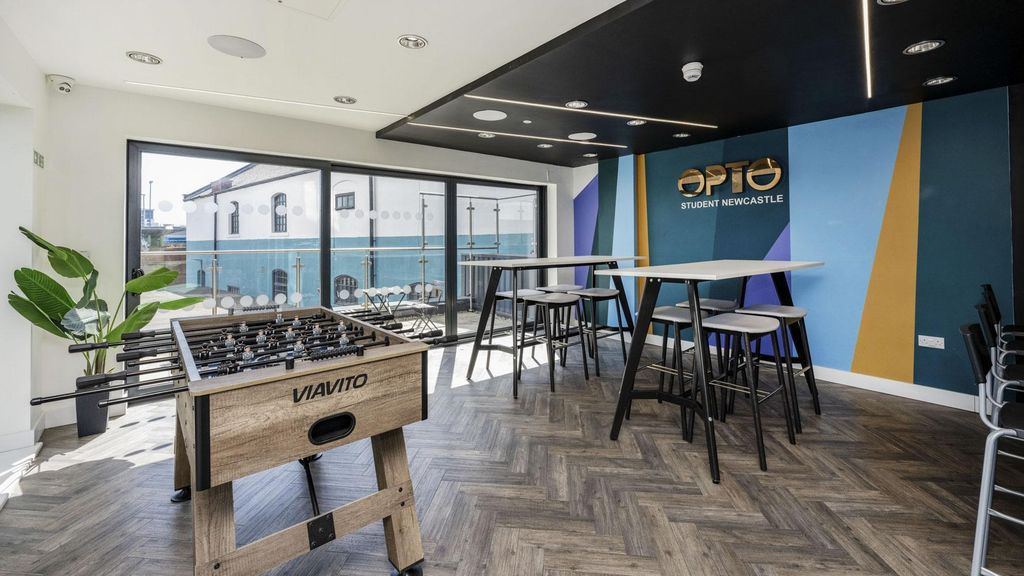 Property photo 1 of 32