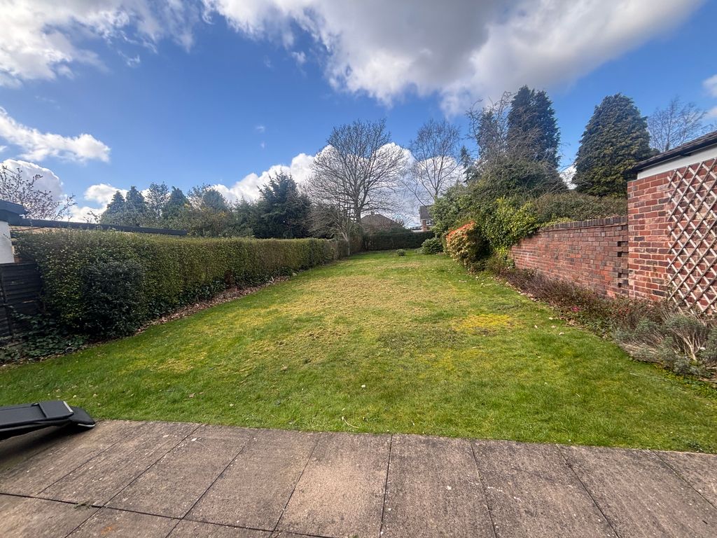Property photo 3 of 11 Garden