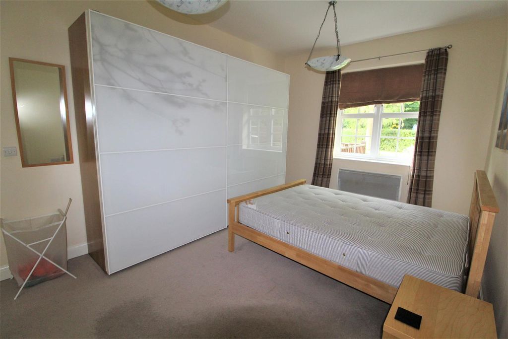 Additional image 7 of 2 bed flat for saleWainbody House, Stoneleigh Road, Gibbet Hill, Coventry CV4
