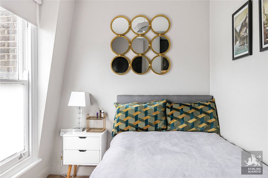 Property photo 2 of 14 Picture No. 11