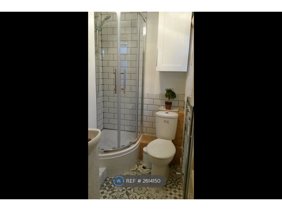 Property photo 3 of 11 Bathroom 2