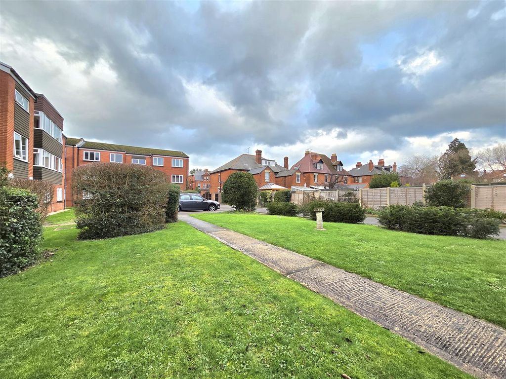 Property photo 3 of 14