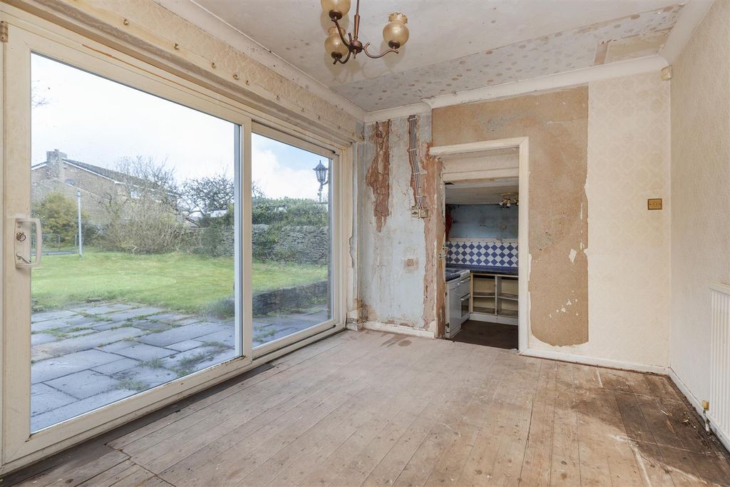 Property photo 3 of 23 Living Room