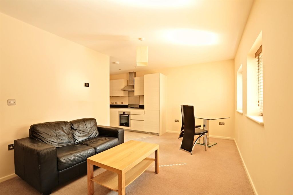 Property photo 3 of 8