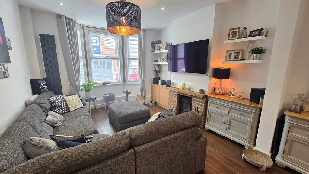 Property photo 3 of 18