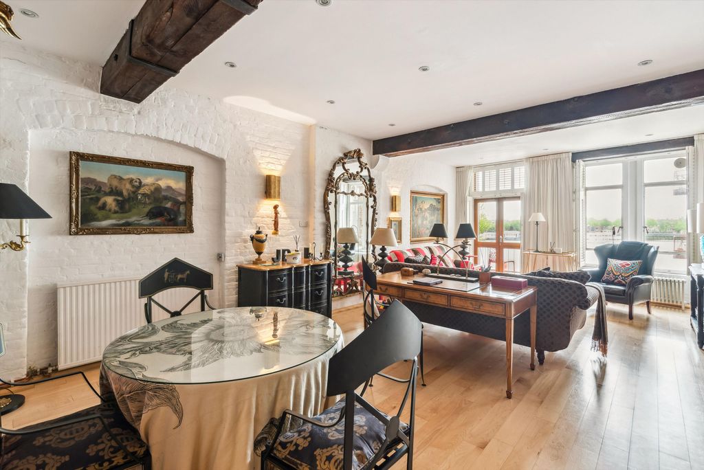 Property photo 1 of 17 Image