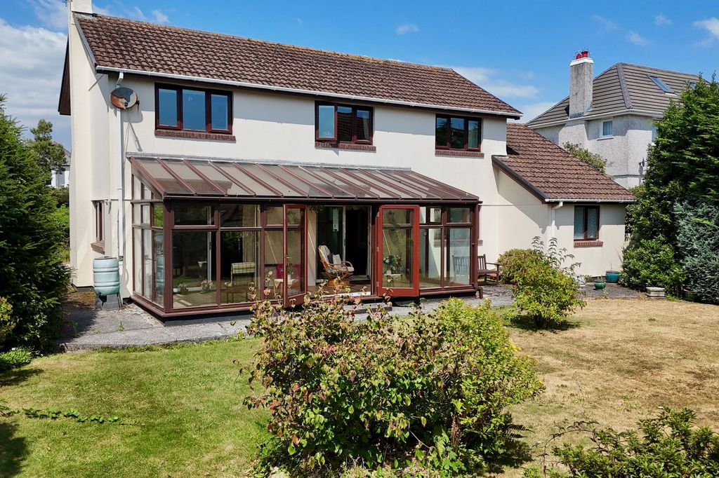 Property photo 2 of 36