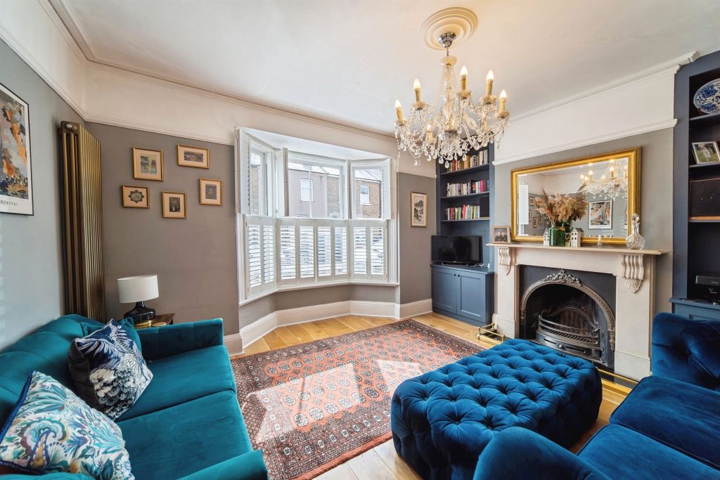 Property photo 1 of 17