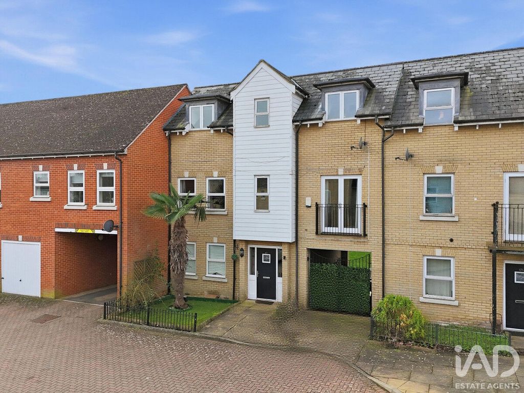 Property photo 3 of 23