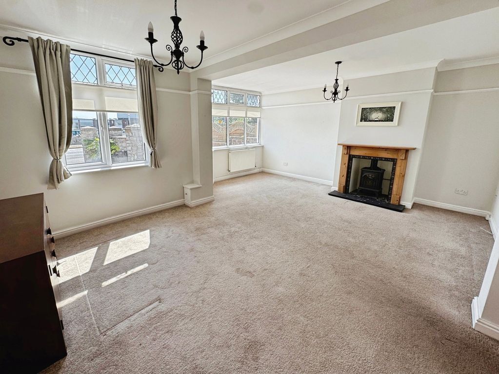 Property photo 2 of 23