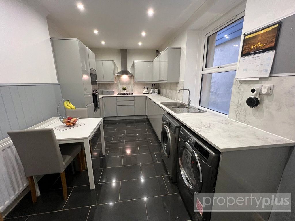 Property photo 2 of 15 Picture No. 17