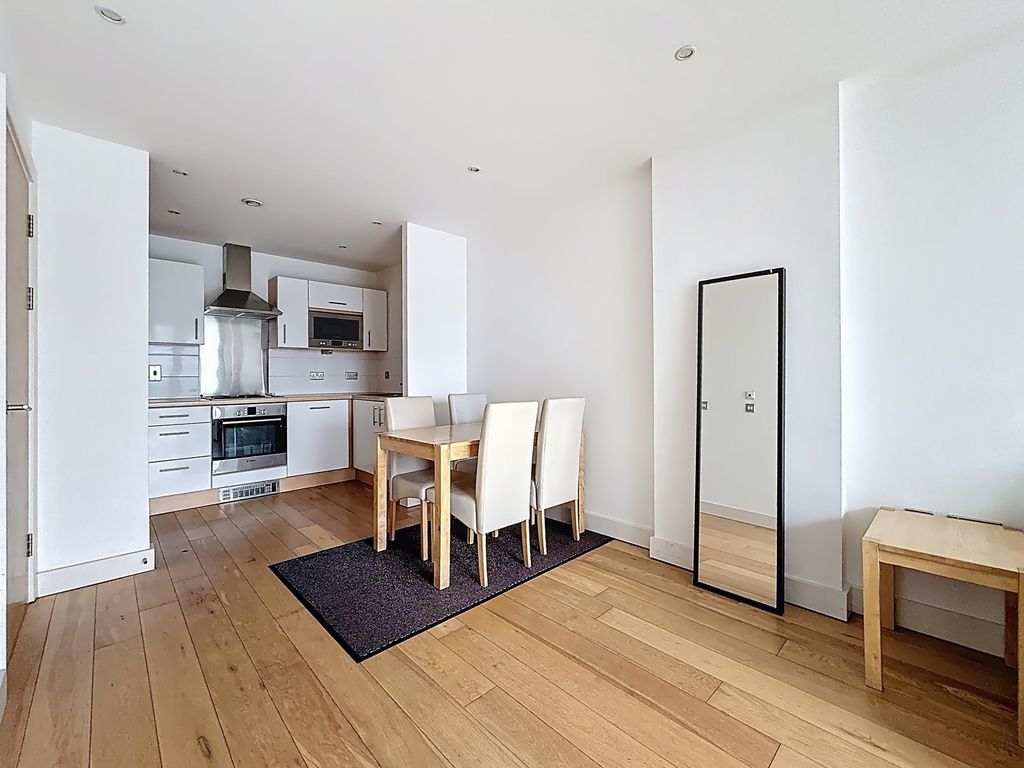 Property photo 2 of 27 Living Room