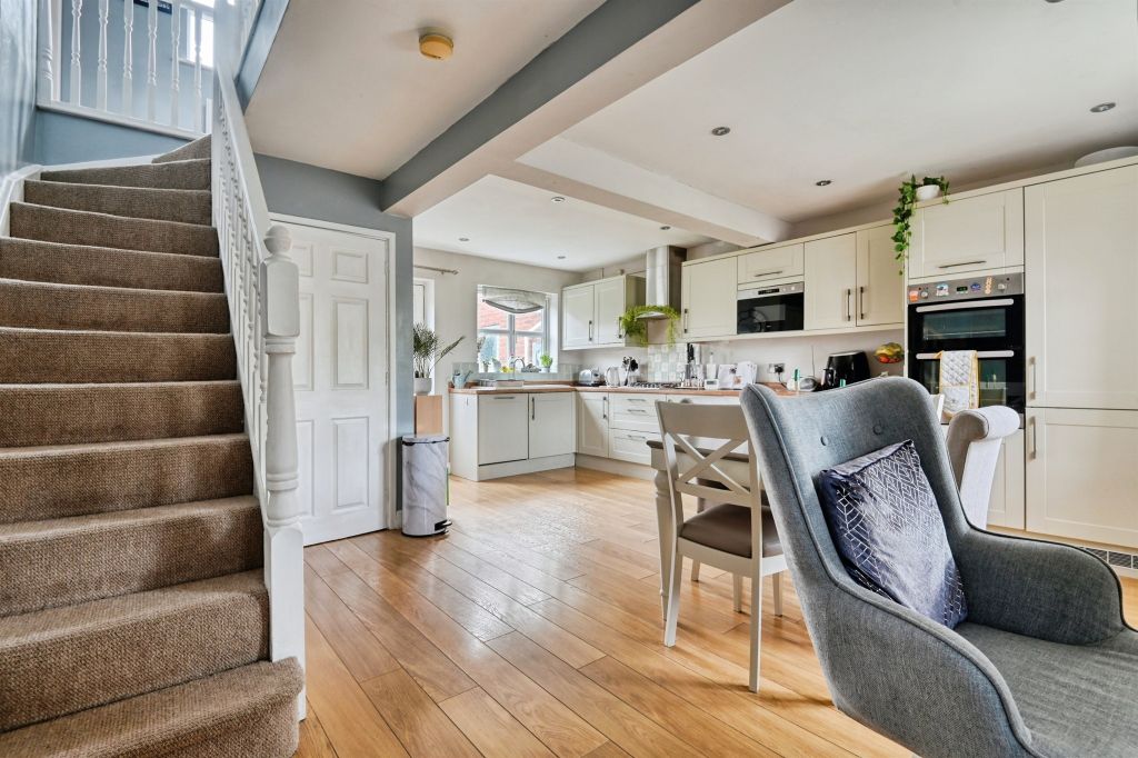 Property photo 3 of 21