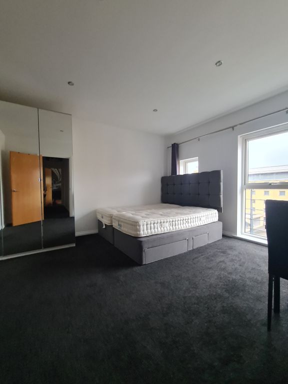 Property photo 3 of 6 Bedroom 1