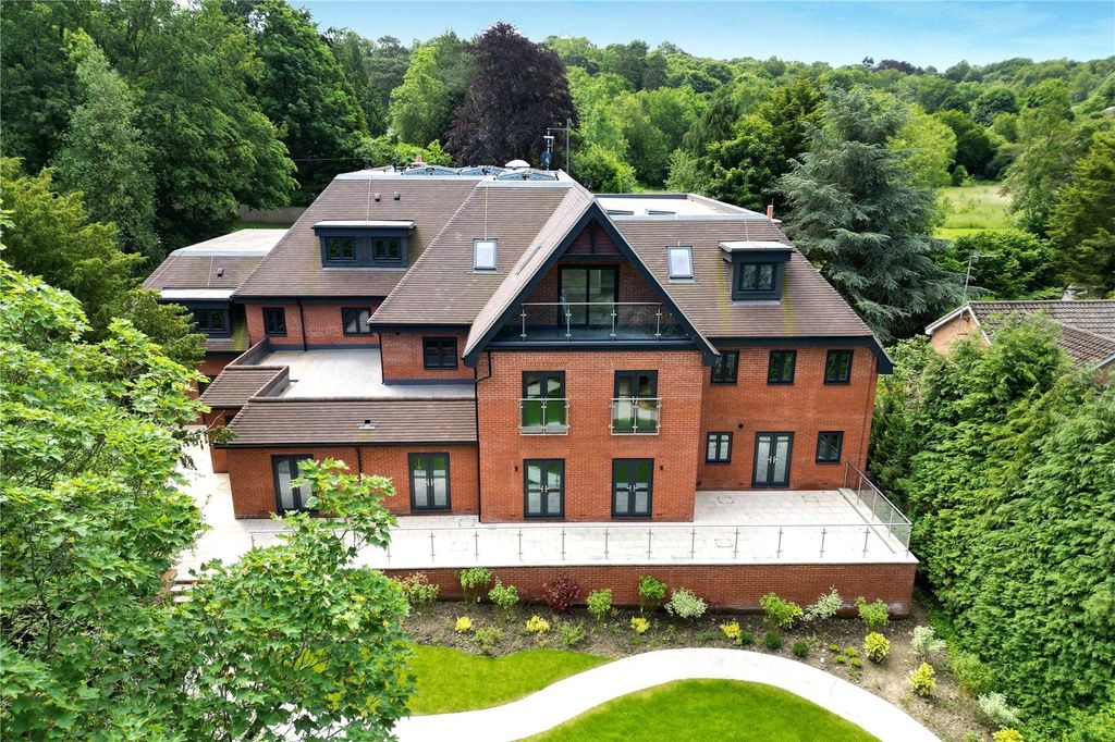 Additional image 10 of 2 bed flat for saleGreen Hedges, Westerham Road, Oxted, Surrey RH8