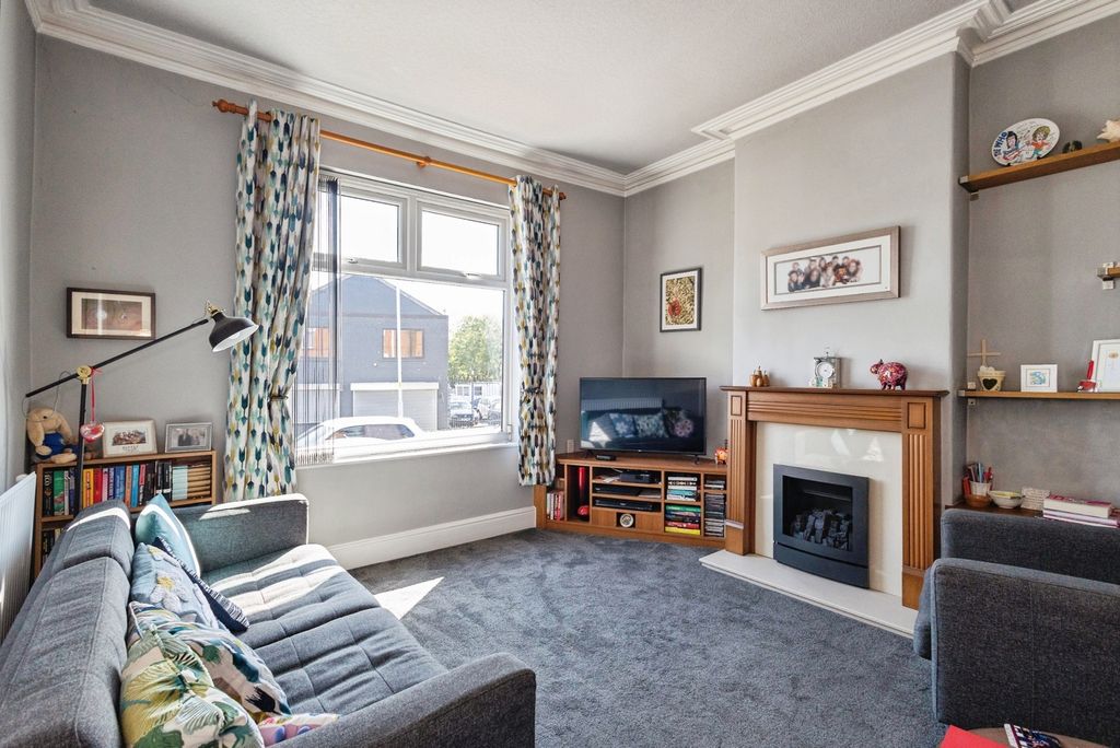 Property photo 2 of 19 Pbox-Img.Jpg