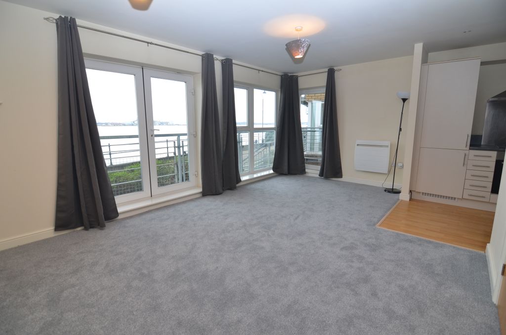 Property photo 2 of 11 Lounge1