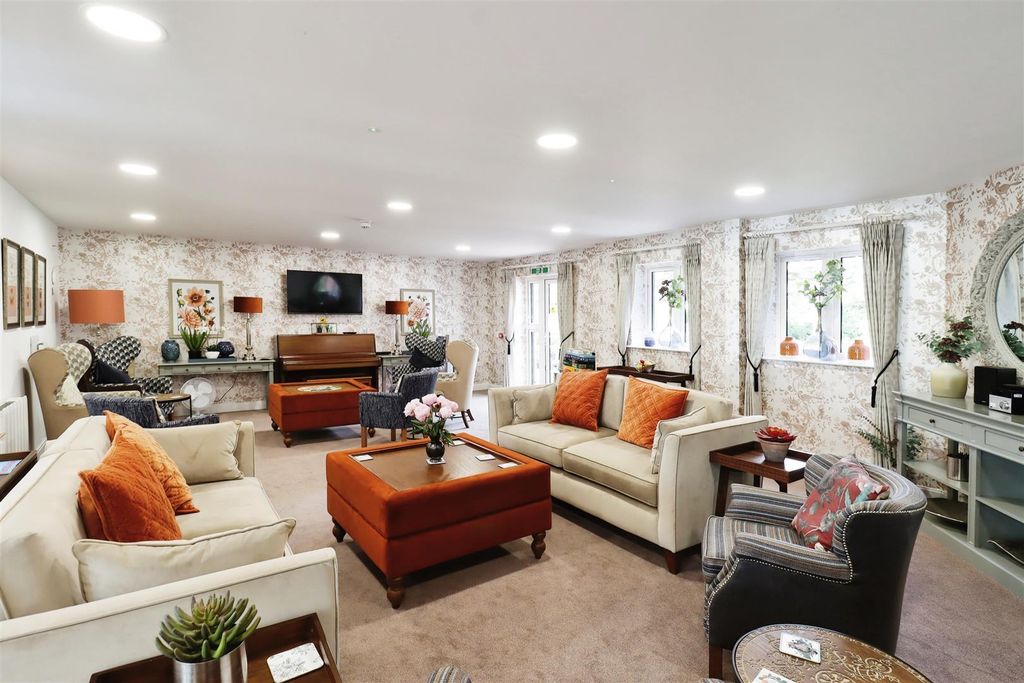 Property photo 3 of 14 Summer Field Place Lounge.Jpg