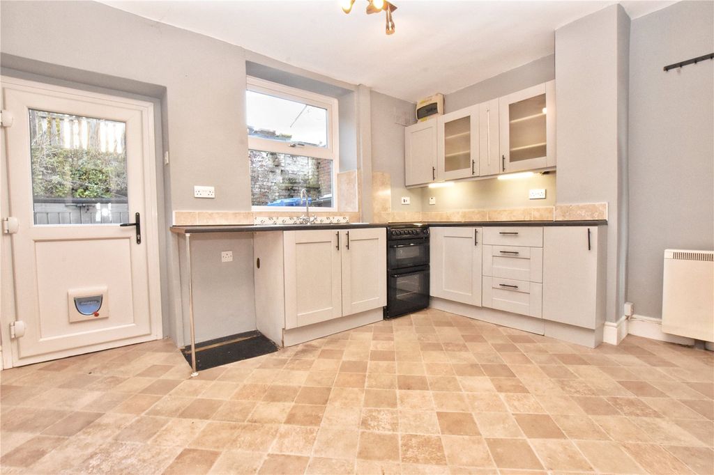 Property photo 2 of 13 Kitchen