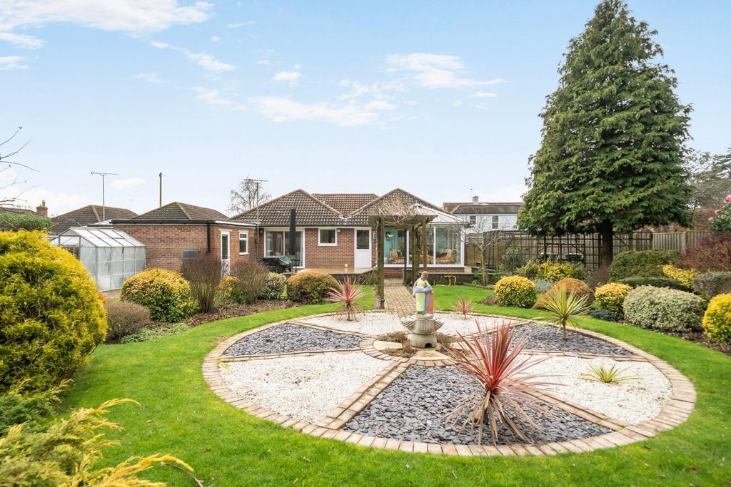 Property photo 2 of 18 1408900-15-6989Ddb8dc225.Jpg