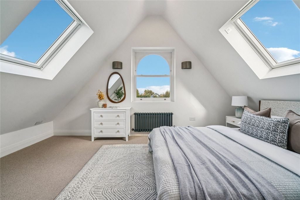 Property photo 3 of 16 Picture No. 24