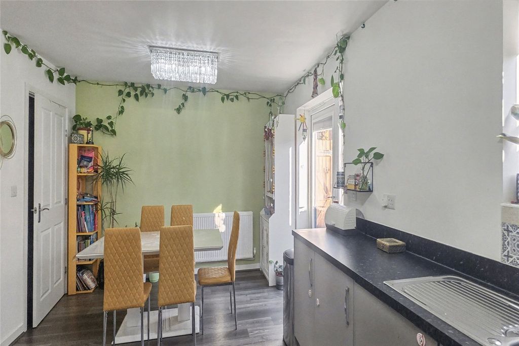 Property photo 3 of 25 Picture No. 35