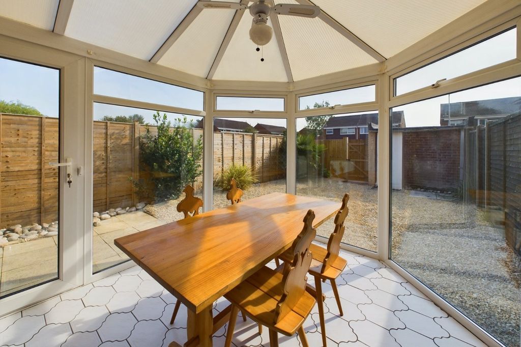 Property photo 3 of 12 Conservatory