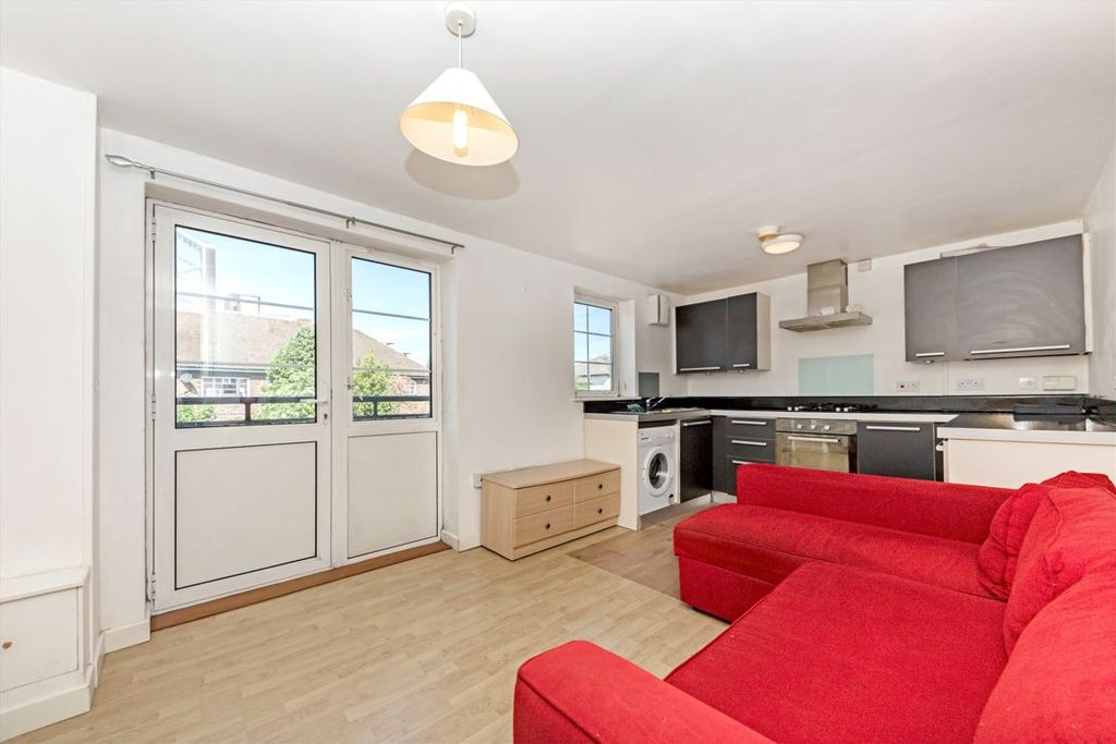 Property photo 2 of 5