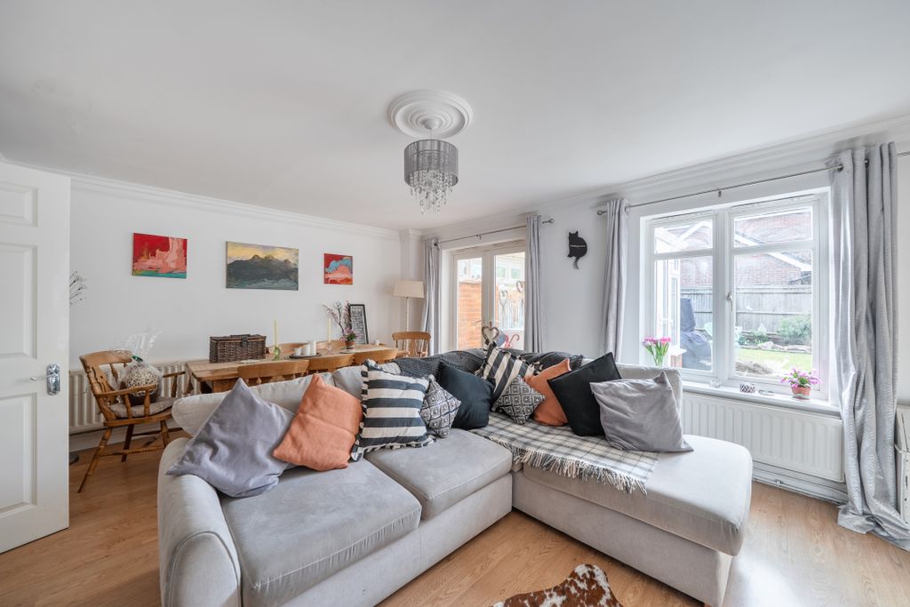 Property photo 2 of 20