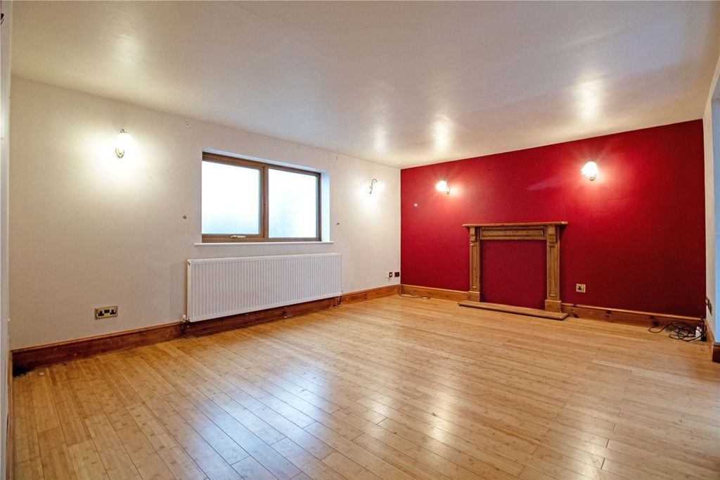 Property photo 3 of 35 Picture No. 43