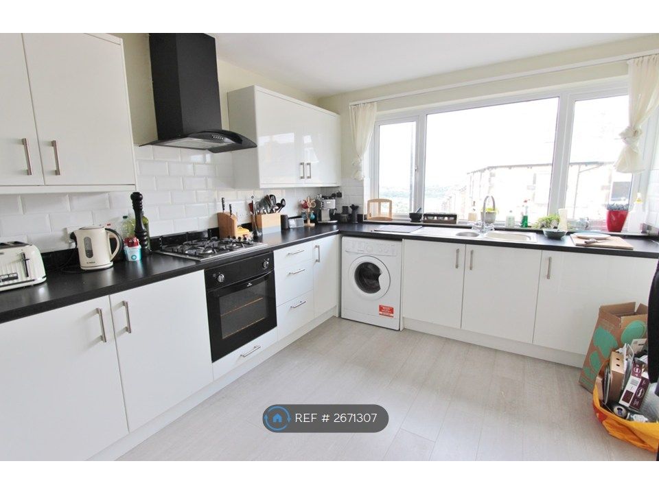 Property photo 2 of 9 Kitchen/Dining Room