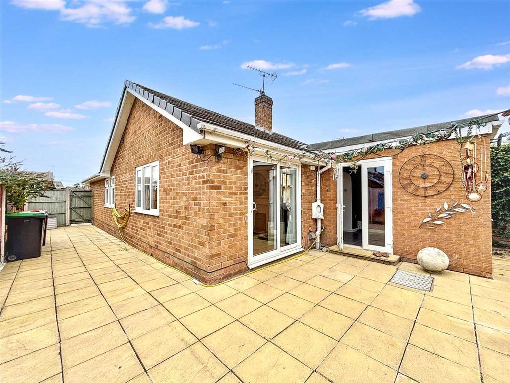 Property photo 2 of 17