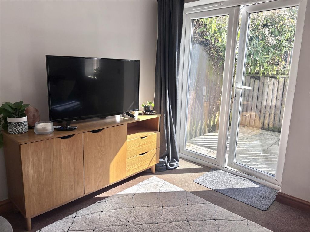 Additional image 5 of 3 bed town house for saleAusten Close, Par PL24