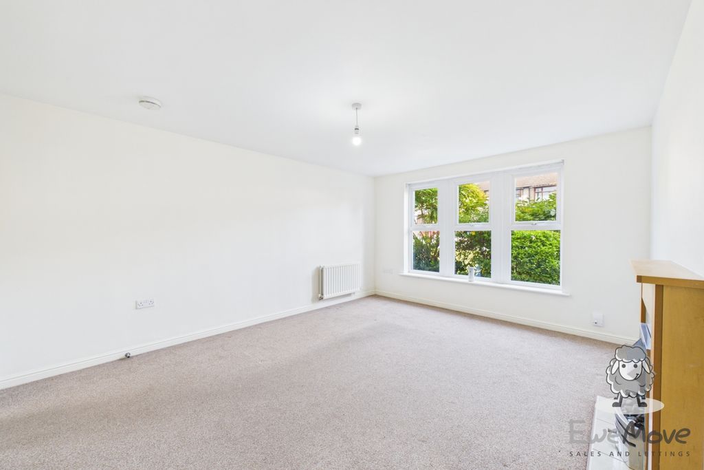 Property photo 3 of 9 14 (16)