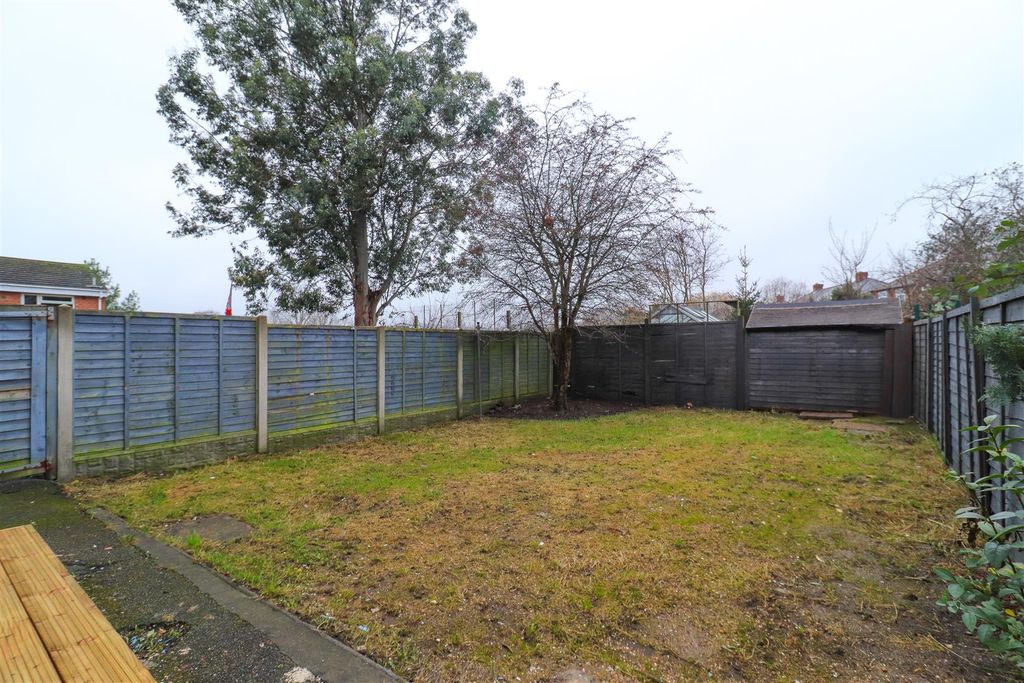 Property photo 3 of 8 Outside