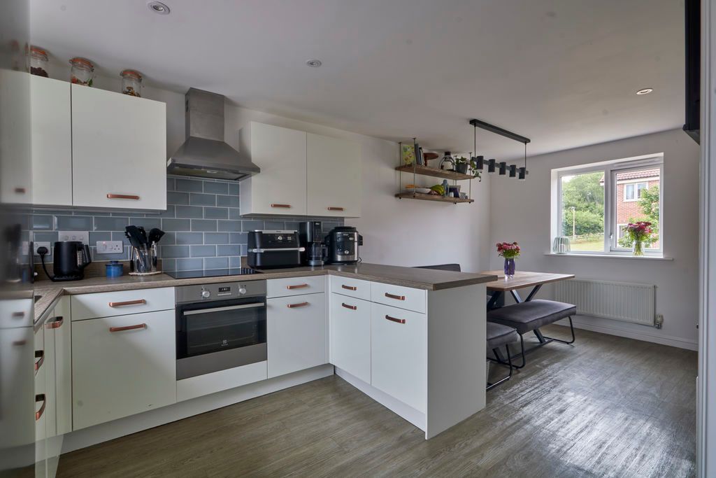 Property photo 2 of 17 Kitchen Diner