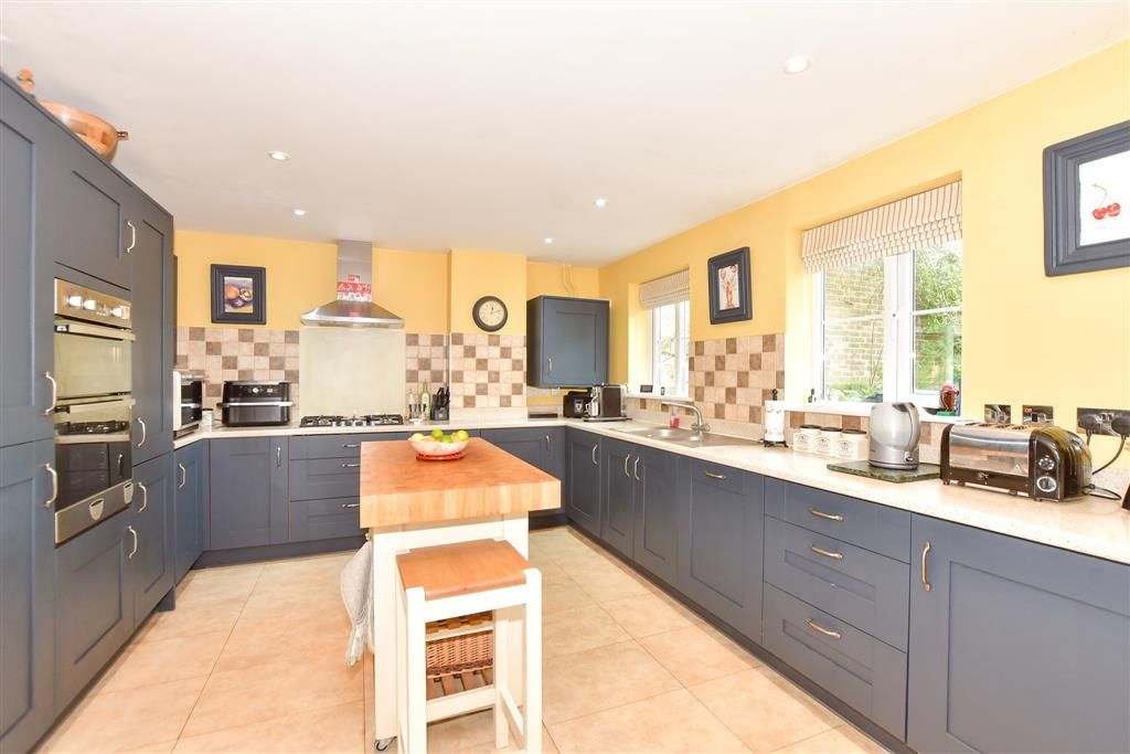 Property photo 1 of 20 Kitchen/Breakfast Room