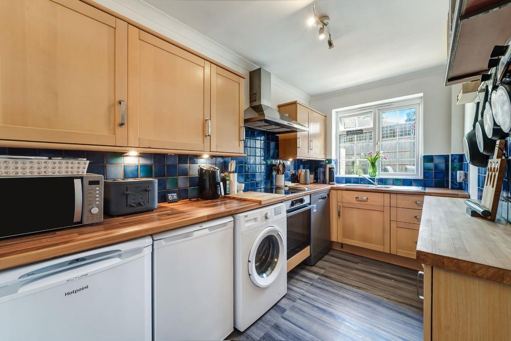 Property photo 3 of 14 Warren Lodge Drive