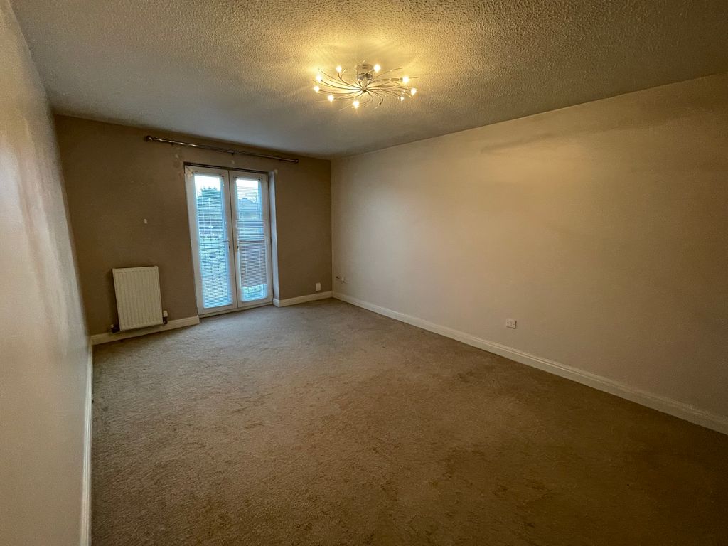 Property photo 3 of 11 Living Area