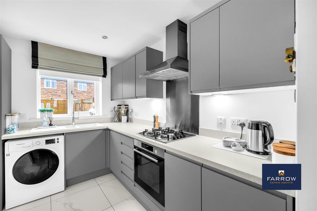 Property photo 3 of 24 Kitchen