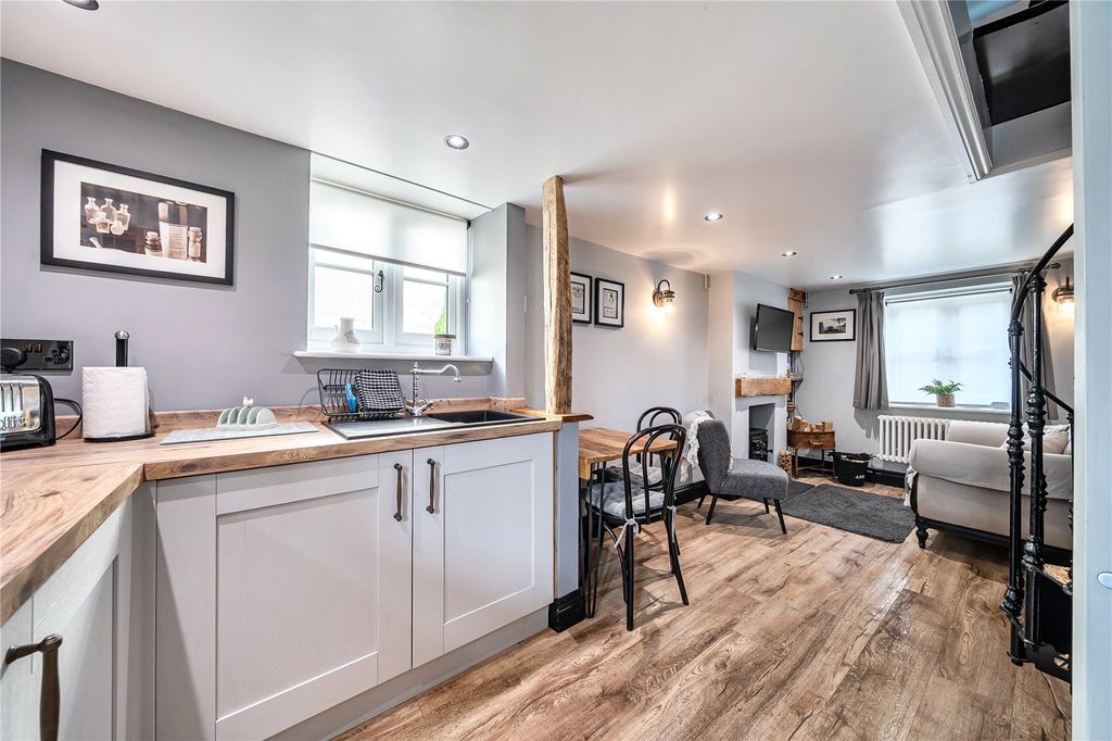 Property photo 3 of 22 Picture No. 01