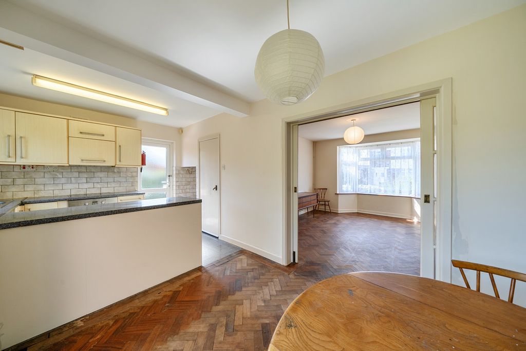 Property photo 2 of 15 1466893-9-6A31158...