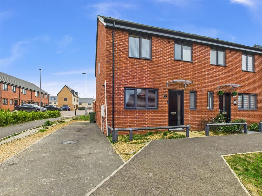 Property photo 1 of 13 Cam03975G0-Pr0083-Still025.Jpg