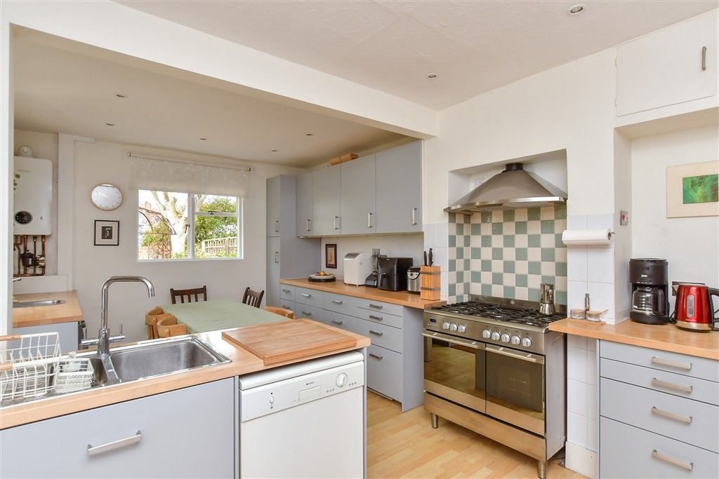 Property photo 3 of 13 Kitchen