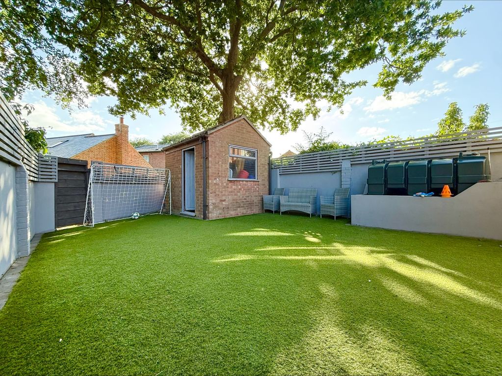 Property photo 2 of 15